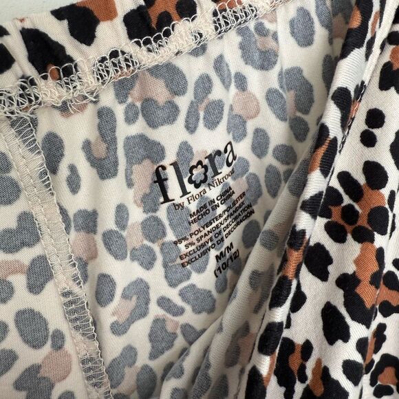 Flora by Flora Nikrooz Women’s Medium Leopard 2 Piece Pajama Set - Picture 6 of 8